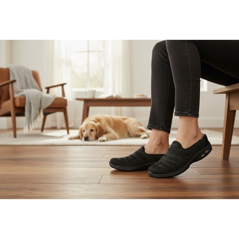 Skechers Relaxed Fit Black Slip On Memory Foam Clog Sneakers 44915 Womens 8